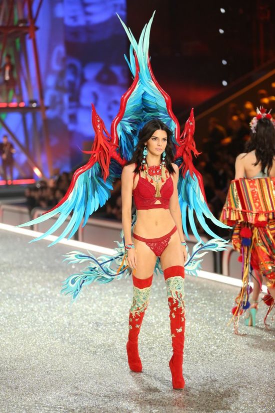 Kendall Jenner nie może WYBACZYĆ TEGO swojej mamie! Kendall Jenner nie może WYBACZYĆ TEGO swojej mamie!