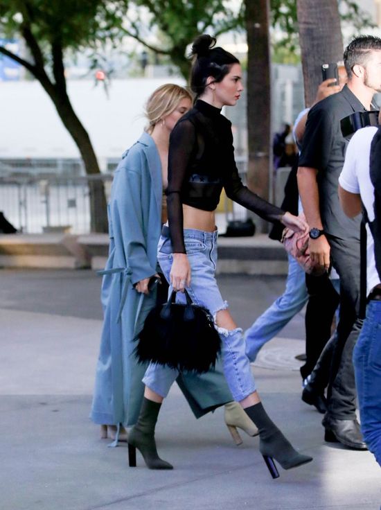 Nikomu nie życzymy tego, co spotkało Kendall Jenner! Nikomu nie życzymy tego, co spotkało Kendall Jenner!