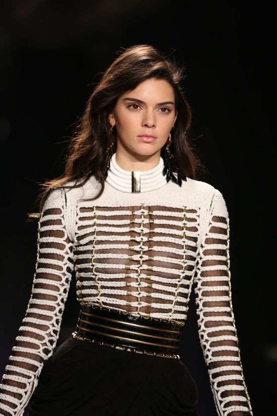 Olivier Rousteig nosił Kendall Jenner na rękach (FOTO) Olivier Rousteig nosił Kendall Jenner na rękach (FOTO)