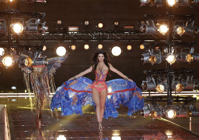 Pety w drinkach to pikuś! Kendall Jenner nie sądziła, że spotka ją coś takiego!