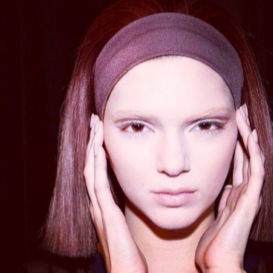 Kendall Jenner pokazała sutki na wybiegu u Marca Jacobsa Kendall Jenner pokazała sutki na wybiegu u Marca Jacobsa