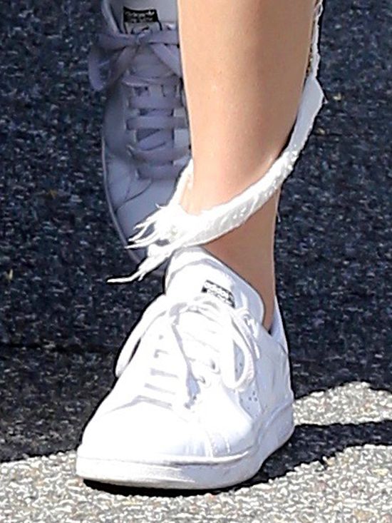 Kendall Jenner w najbrzydszych spodenkach, jakie widziałeś w życiu