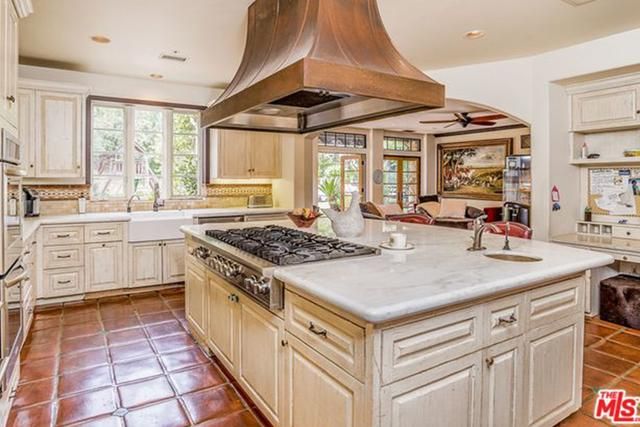 Oto nowe gniazdko Kendall Jenner Oto nowe gniazdko Kendall Jenner