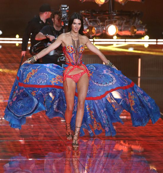 Po show telefon Kendall Jenner nie przestaje dzwonić? Po show telefon Kendall Jenner nie przestaje dzwonić?