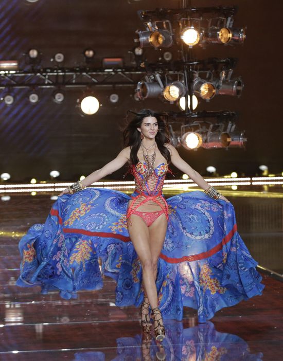 Adriana Lima SZCZERZE o pracy z Kendall Jenner