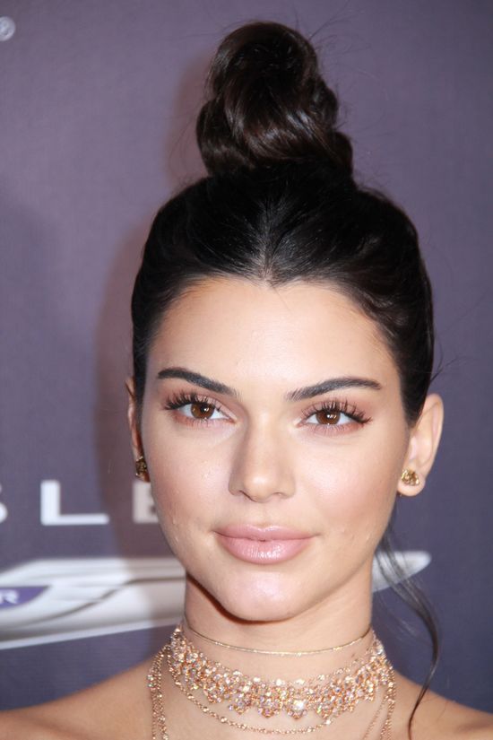  Tragedia na After Party: Kendall Jenner bardziej niż siebie przypomina siostrę!