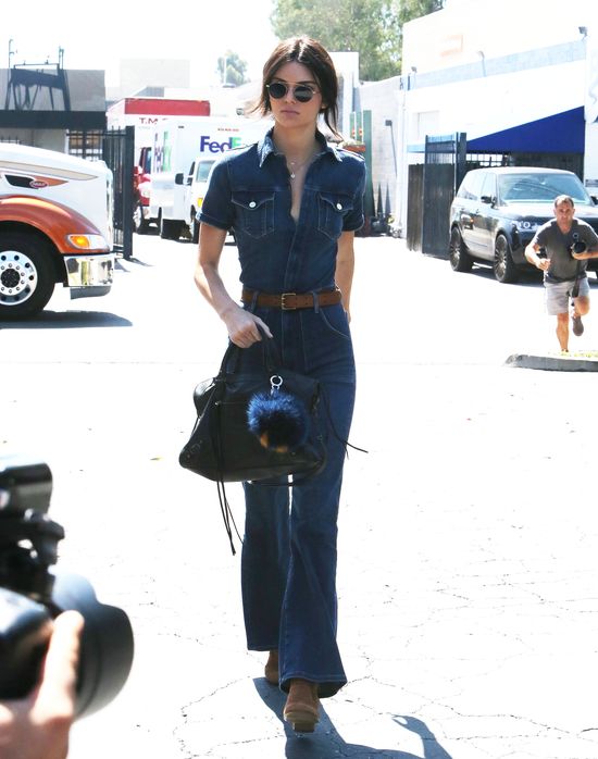 To najmniej seksowny strój Kendall Jenner? (FOTO)