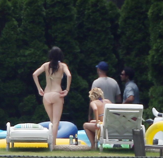 Rzeczywistość kontra Instagram - co Kendall Jenner potrafi zrobić z pupą Rzeczywistość kontra Instagram - co Kendall Jenner potrafi zrobić z pupą