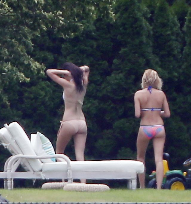 Rzeczywistość kontra Instagram - co Kendall Jenner potrafi zrobić z pupą Rzeczywistość kontra Instagram - co Kendall Jenner potrafi zrobić z pupą