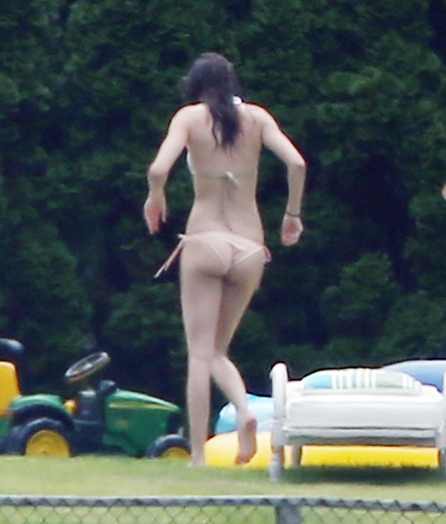 Rzeczywistość kontra Instagram - co Kendall Jenner potrafi zrobić z pupą Rzeczywistość kontra Instagram - co Kendall Jenner potrafi zrobić z pupą