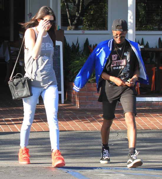 Z kim Kendall Jenner wybrała się na lunch? (FOTO)