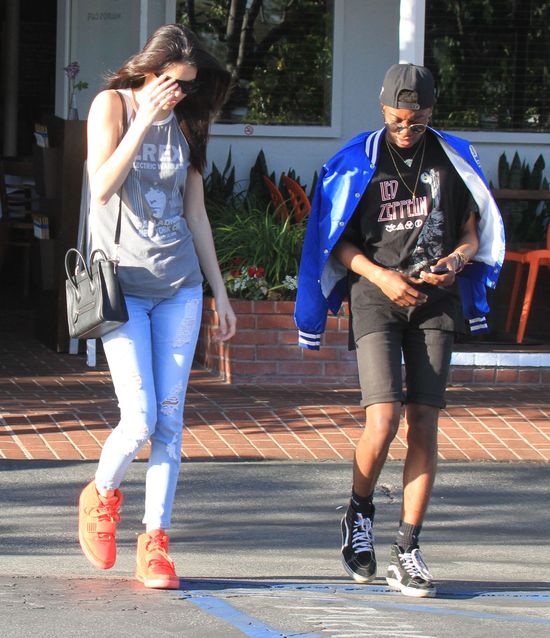 Z kim Kendall Jenner wybrała się na lunch? (FOTO)