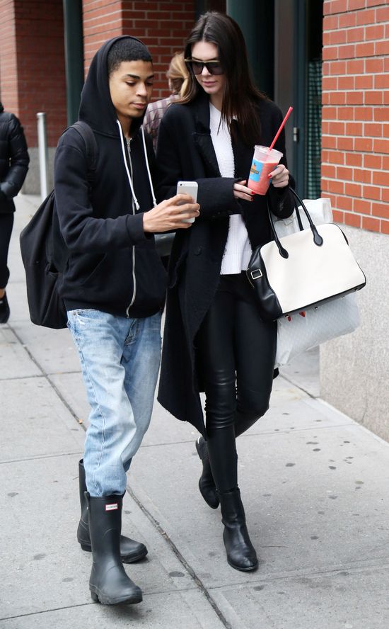 Plotek o związkach Kendall Jenner ciąg dalszy (FOTO)