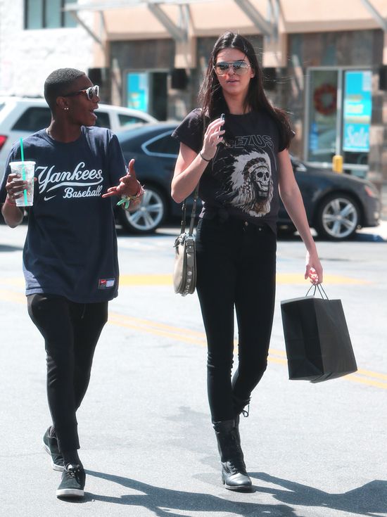 Te zdjęcia Kendall Jenner wywołały burzę! (FOTO) Te zdjęcia Kendall Jenner wywołały burzę! (FOTO)