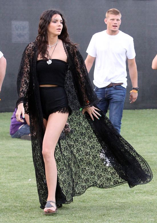 Siostry Jenner przesadziły z czernią (FOTO)