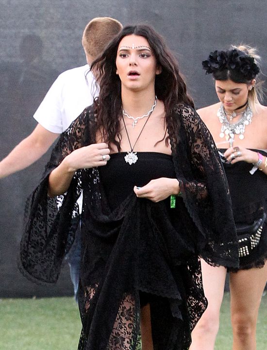 Siostry Jenner przesadziły z czernią (FOTO)