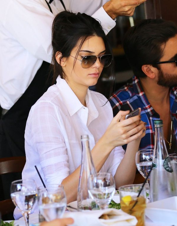 Użył drona, by zamazać twarz Kendall Jenner [VIDEO]