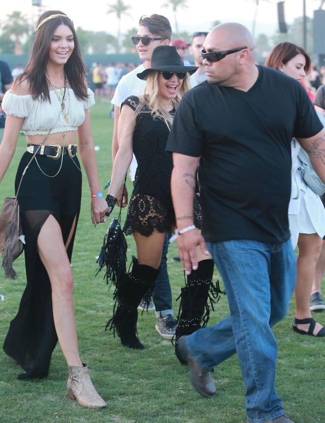 Znana gwiazda w świcie Kendall Jenner (FOTO) Znana gwiazda w świcie Kendall Jenner (FOTO)