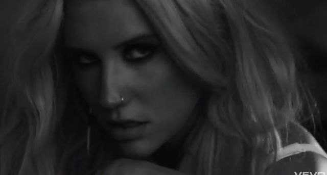 Piosenka Ke$hy wycofana z radia przez masakrę w Newtown!