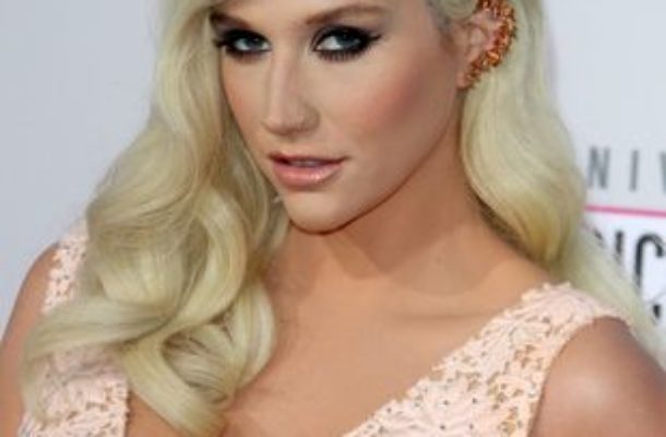 Ke$ha na American Music Awards – co za zmiana! (FOTO)