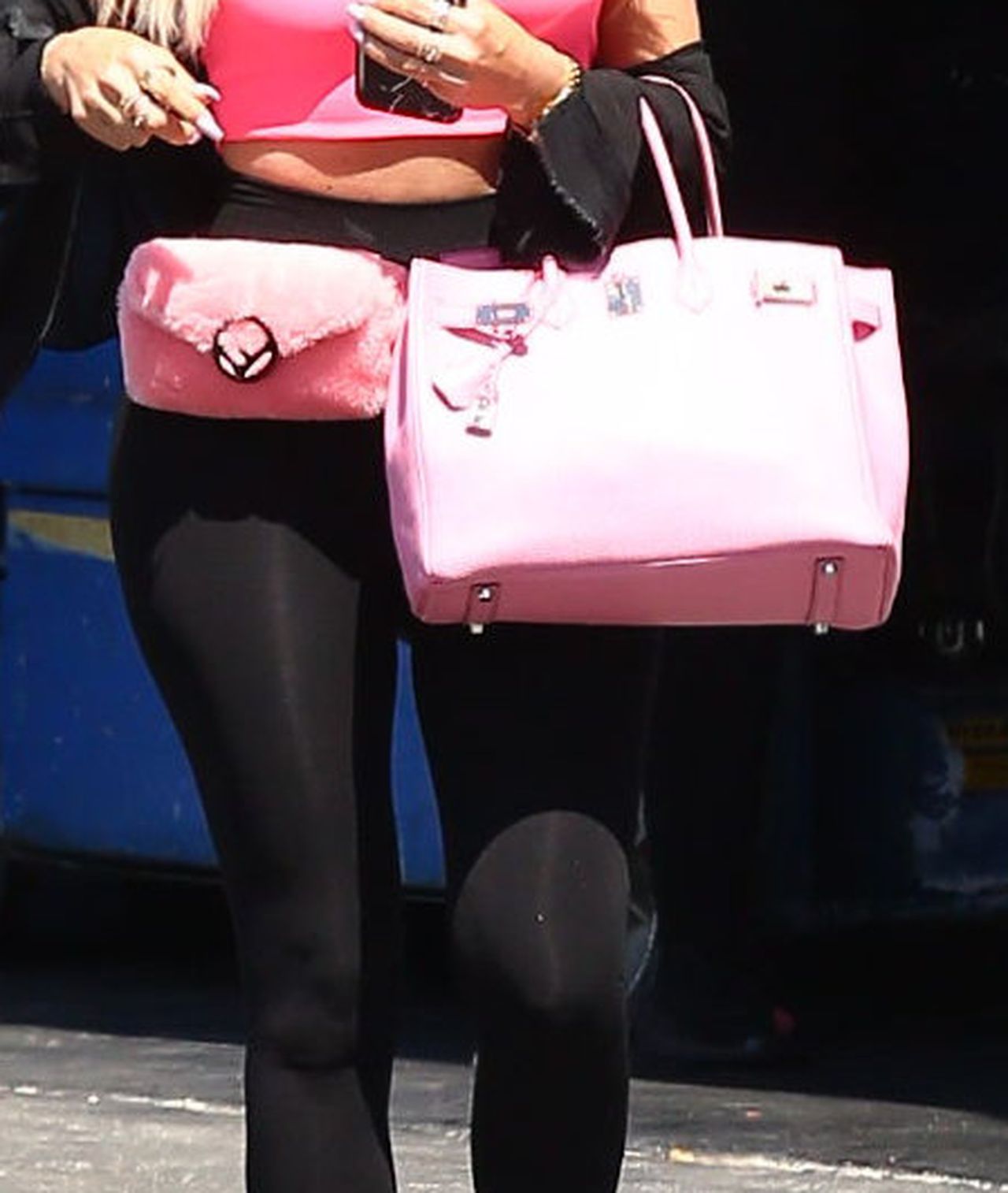 WIDAĆ, że Khloe ma jeszcze do zrzucenia 7 kg po ciąży? WIDAĆ, że Khloe ma jeszcze do zrzucenia 7 kg po ciąży?