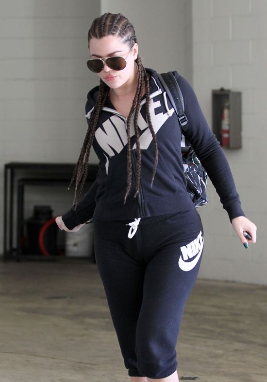 Khloe zmieniła fryzurę i zapowiada zmiany w swoim wyglądzie Khloe zmieniła fryzurę i zapowiada zmiany w swoim wyglądzie