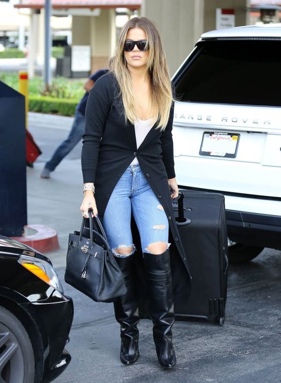 Khloe nie przemyślała swojej stylizacji do samolotem Khloe nie przemyślała swojej stylizacji do samolotem