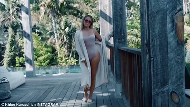 Khloe Kardashian w 5 miesięcy ciąży pokazała się w stroju kąpielowym Khloe Kardashian w 5 miesięcy ciąży pokazała się w stroju kąpielowym
