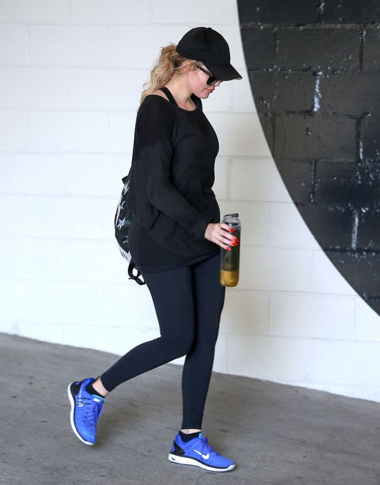 Khloe Kardashian ma garderobę tylko na... (FOTO) Khloe Kardashian ma garderobę tylko na... (FOTO)