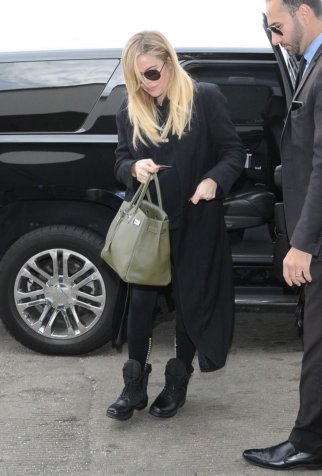 Ciężarną Khloe Kardashian PARALIŻUJE strach. Co się dzieje?