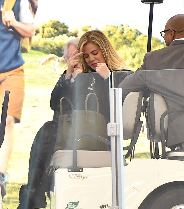 Khloe Kardashian ukrywa ciążowy brzuszek pod płaszczem. Kwitnie?