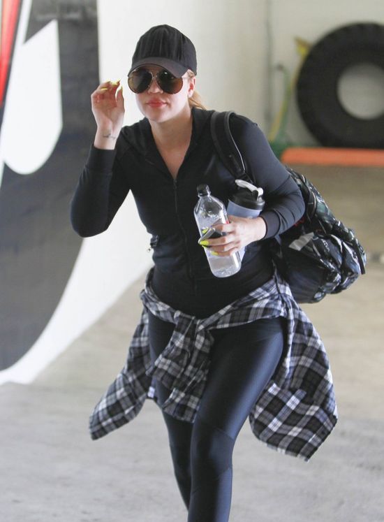 W ciągu 2 tygodni Khloe Kardashia zrzuciła 5 kg. JAK?