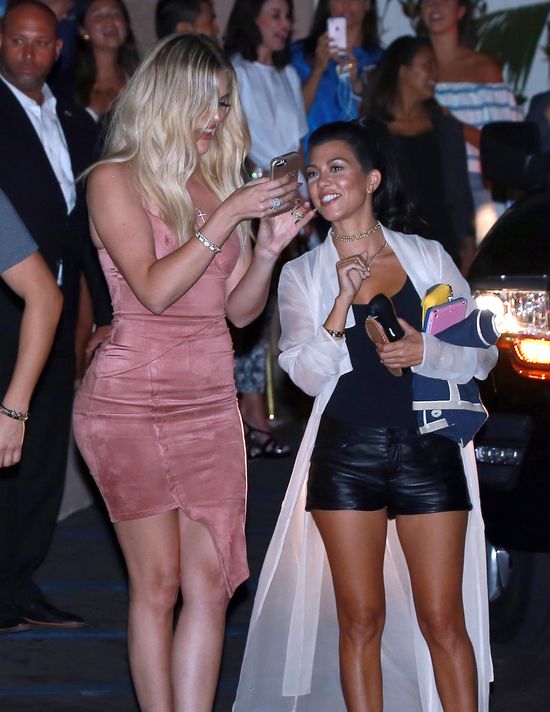 Ogromna Blac Chyba, Kim w mini czy selfie Khloe i Kourt? Ogromna Blac Chyba, Kim w mini czy selfie Khloe i Kourt?