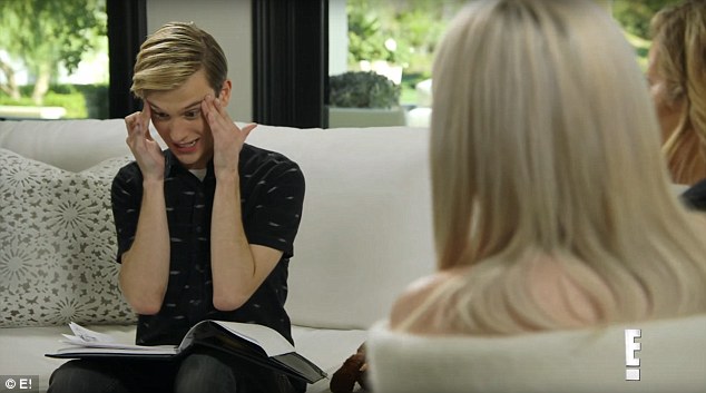 Ten mężczyzna przewidział DRUZGOCĄCĄ przyszłość Kardashianek