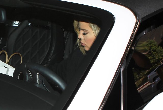 Ciocia Khloe nadjeżdża z wizytą (FOTO) Ciocia Khloe nadjeżdża z wizytą (FOTO)