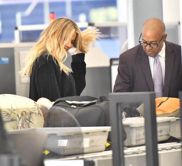 Nowe zdjęcia Khloe Kardashian: w ciąży jak na poligonie (ZDJĘCIA) Nowe zdjęcia Khloe Kardashian: w ciąży jak na poligonie (ZDJĘCIA)