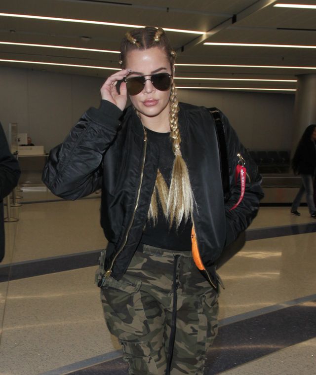 Bojówki i sznurowane botki - celebrytka z pazurem (FOTO)