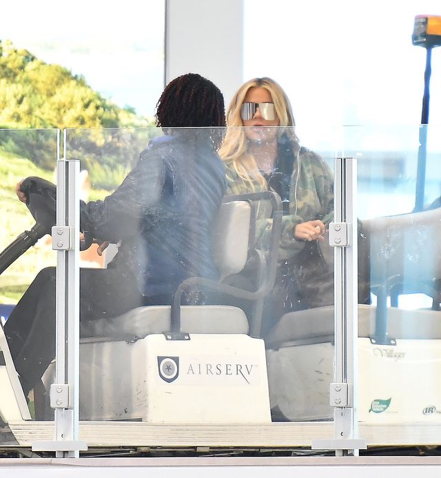 Nowe zdjęcia Khloe Kardashian: w ciąży jak na poligonie (ZDJĘCIA) Nowe zdjęcia Khloe Kardashian: w ciąży jak na poligonie (ZDJĘCIA)