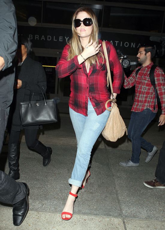 Khloe Kardashian zna trendy na ten sezon (FOTO) Khloe Kardashian zna trendy na ten sezon (FOTO)