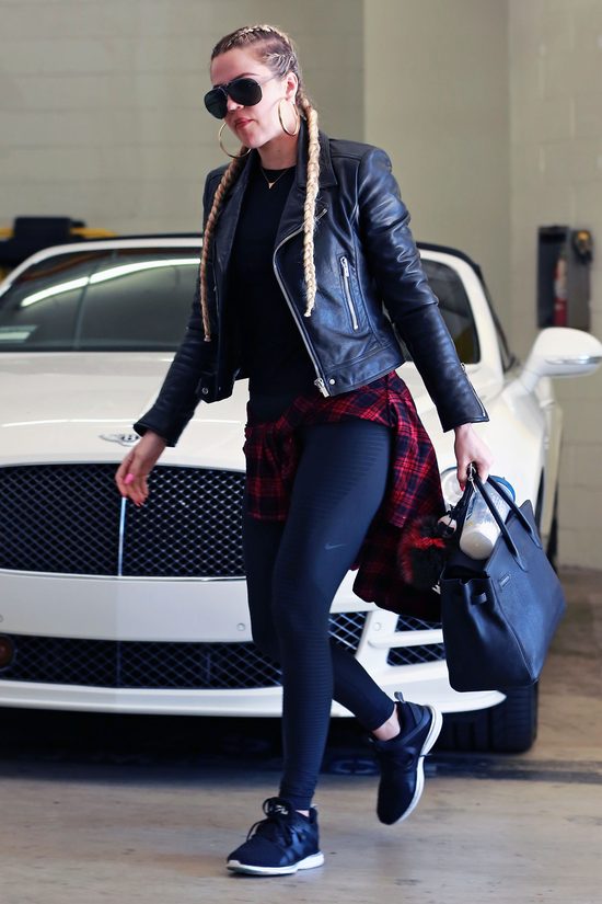 Khloe Kardashian też zafundowała sobie warkocze (FOTO)