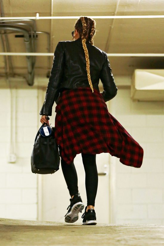 Khloe Kardashian też zafundowała sobie warkocze (FOTO)