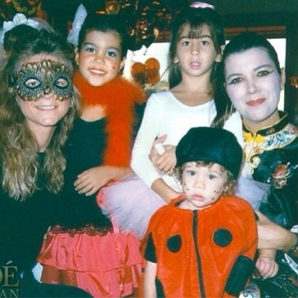 Kto z klanu Kardashianów pochwalił się fotką w wannie? FOTO