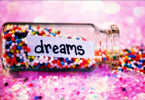 Khloe Kardashian bawi się z raperem... (VIDEO) Khloe Kardashian bawi się z raperem... (VIDEO)