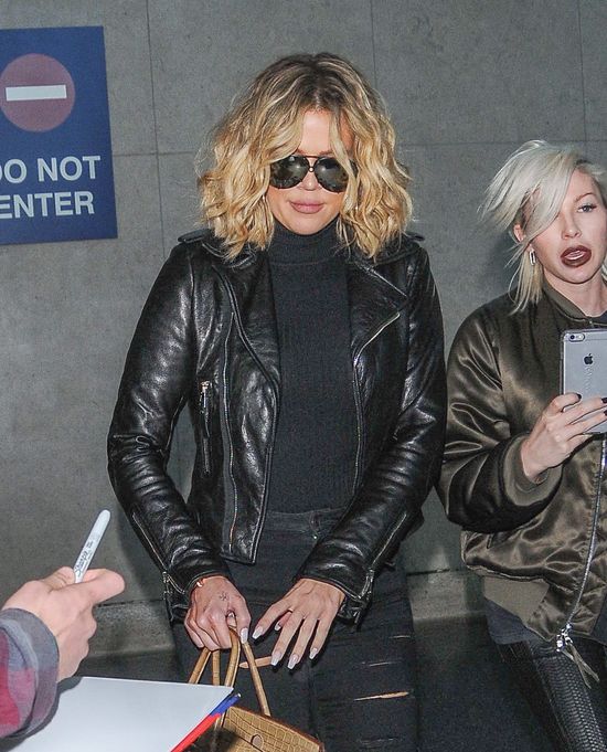 Co powiecie na Khloe Kardashian w kręconych włosach? (FOTO)