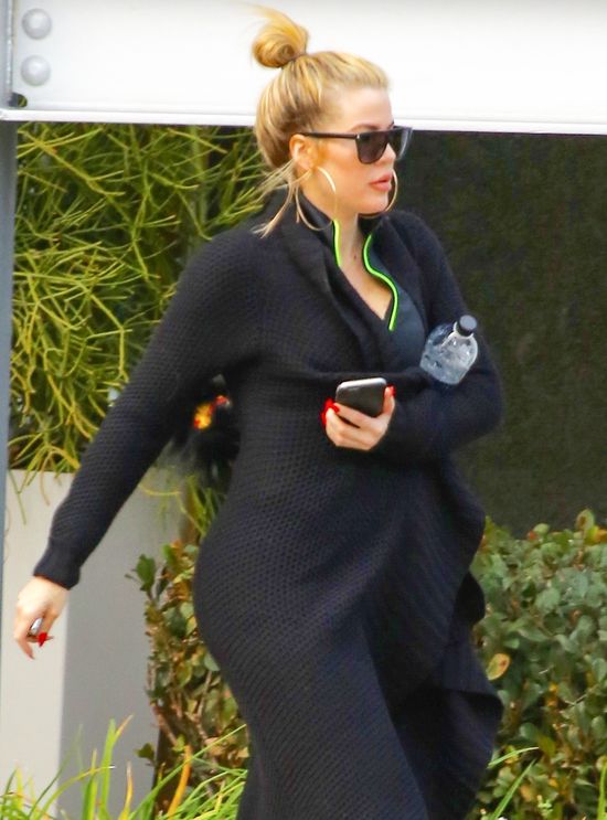 Khloe Kardashian robi niezły cyrk w siłowni (FOTO)