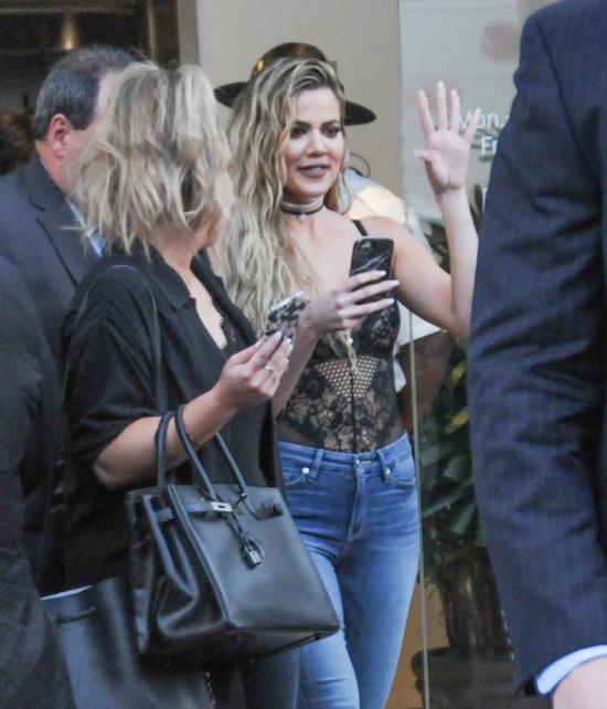 Khloe Kardashian zdradza sekret perfekcyjnych fotek na Instagramie 