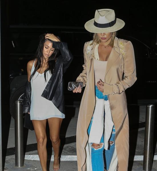 Khloe Kardashian przestaje przypominać siebie (FOTO)