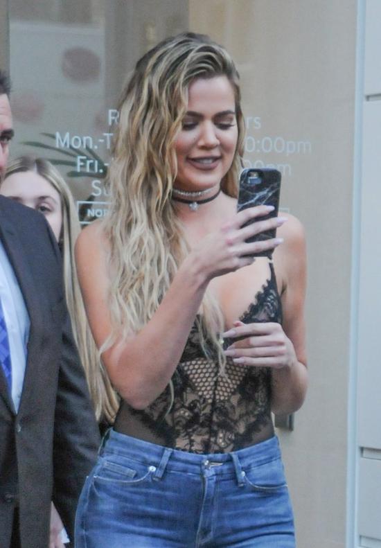 Khloe Kardashian zdradza sekret perfekcyjnych fotek na Instagramie 