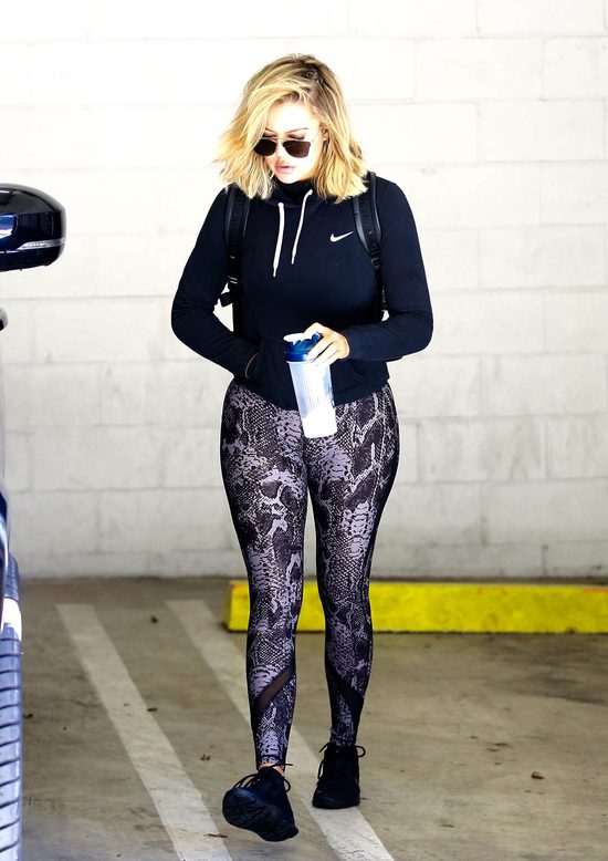 Khloe Kardashian po świętach na siłowni (FOTO) Khloe Kardashian po świętach na siłowni (FOTO)
