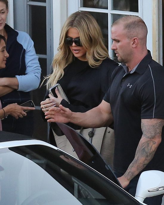 Khloe Kardashian nie wyjdzie już z domu bez ochroniarza